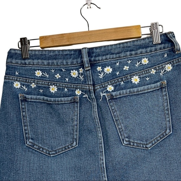 LOTTIE MOSS DENIM JEAN DAISY‎ EMBROIDERED RAW HEM WOMEN’S SKIRT SIZE 27 - Picture 5 of 11